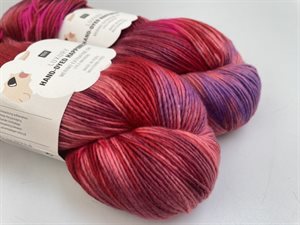 Luxury hand-dyed happiness merinould - i smukke rosarøde toner